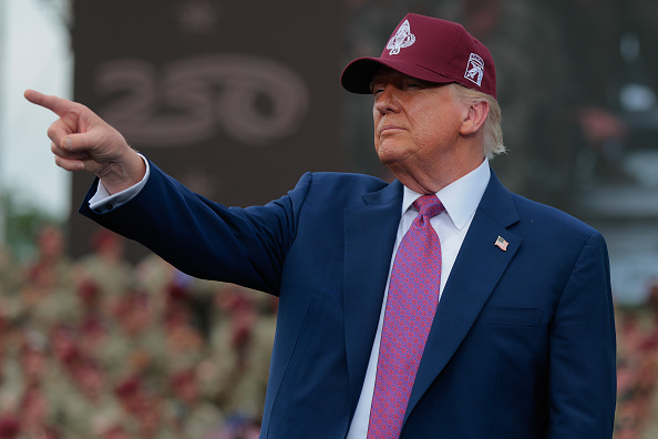 Suprema Corte autoriza Trump a deportar imigrantes para países diferentes dos de origem