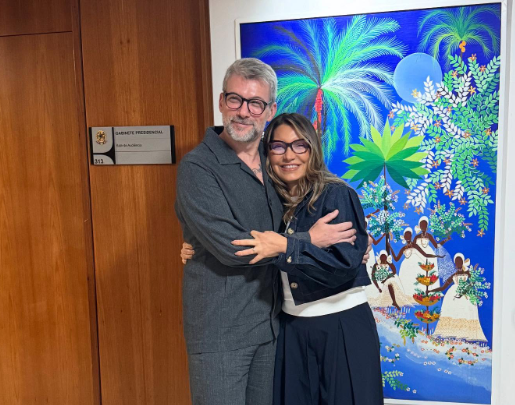 O estilista catarinense Jay Boggo e a primeira-dama Janja, em encontro no Palácio do Planalto