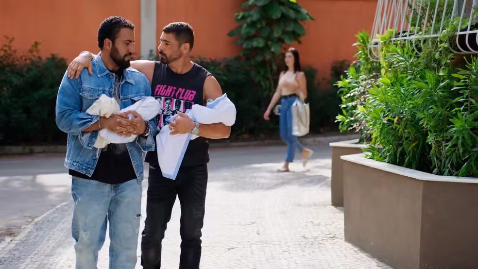 Em "Vale Tudo", Olavo e César entram no negócio de vender bebês reborn