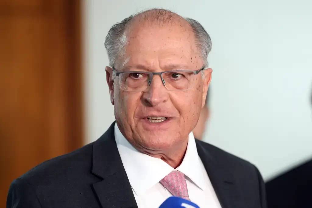 Por que Alckmin avalia que as tarifas de 15% impostas por Trump são boa notícia pro Brasil