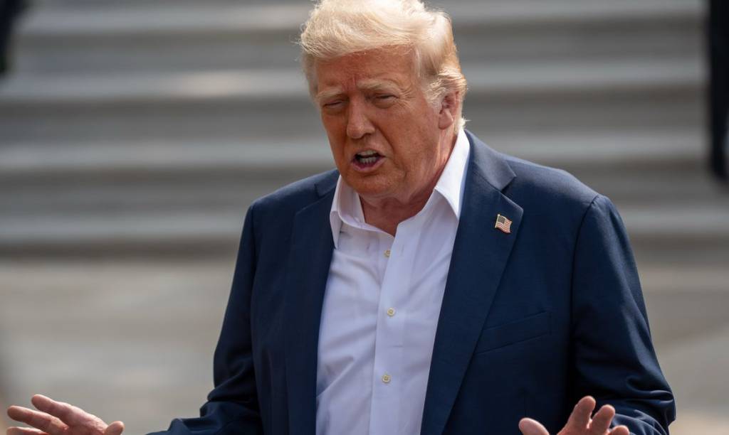 Trump mantém tarifa de 25% sobre importações do México e anuncia prazo de 90 dias para negociação