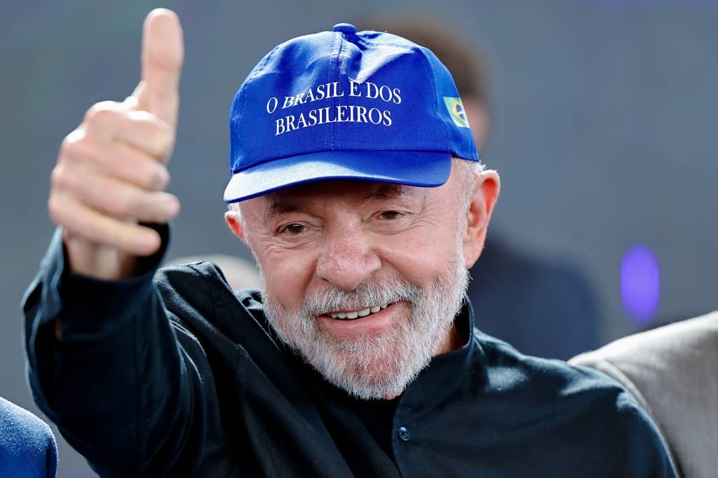Lula respira, colhe boas notícias, mas continua no vermelho