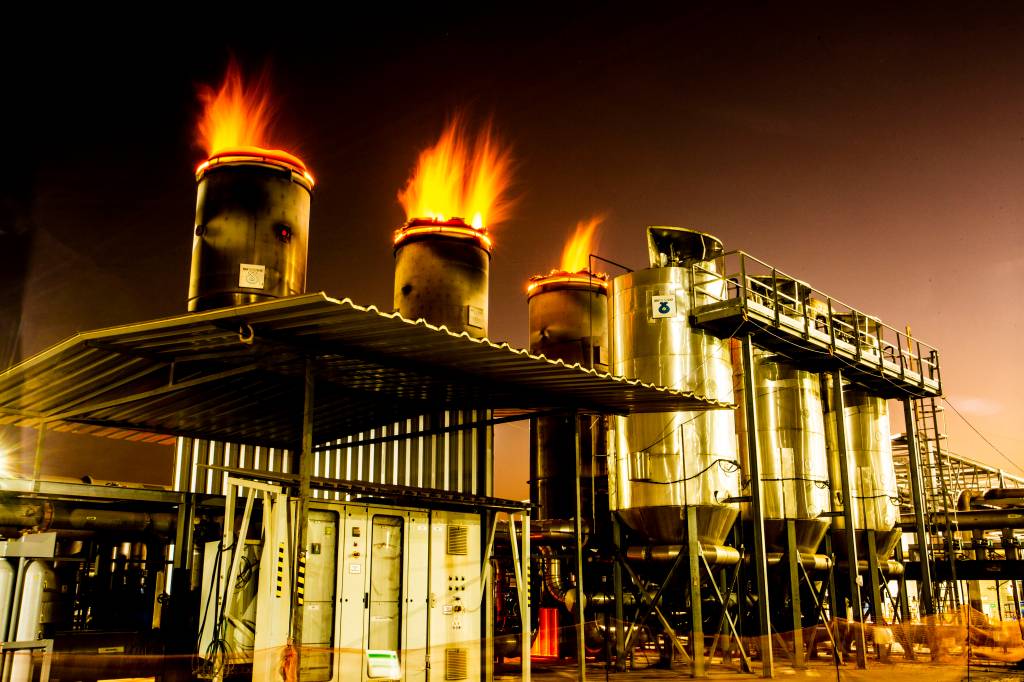 Do aterro à tomada: a usina que gera eletricidade com gás do lixo em SP