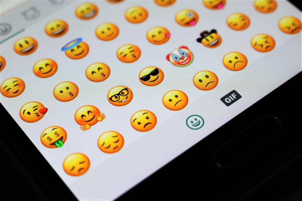 Usar emoji pode melhorar seus relacionamentos, diz estudo