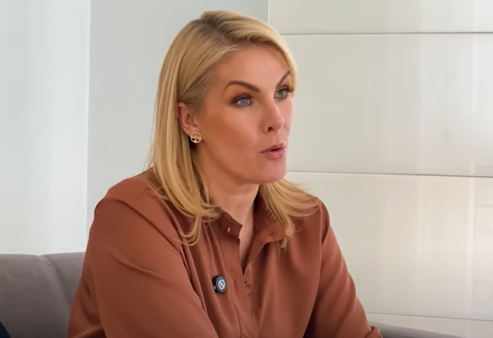 Ana Hickmann chora ao falar sobre câncer de Edu Guedes