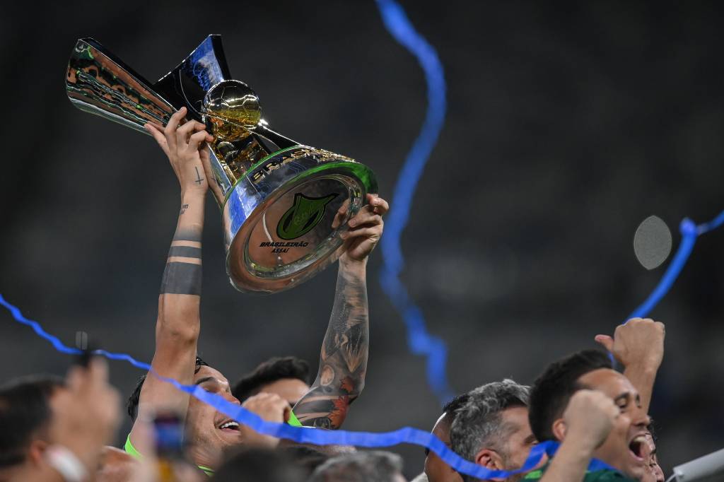 Brasileirão: quais são as chances de Flamengo, Palmeiras e Cruzeiro para o título?