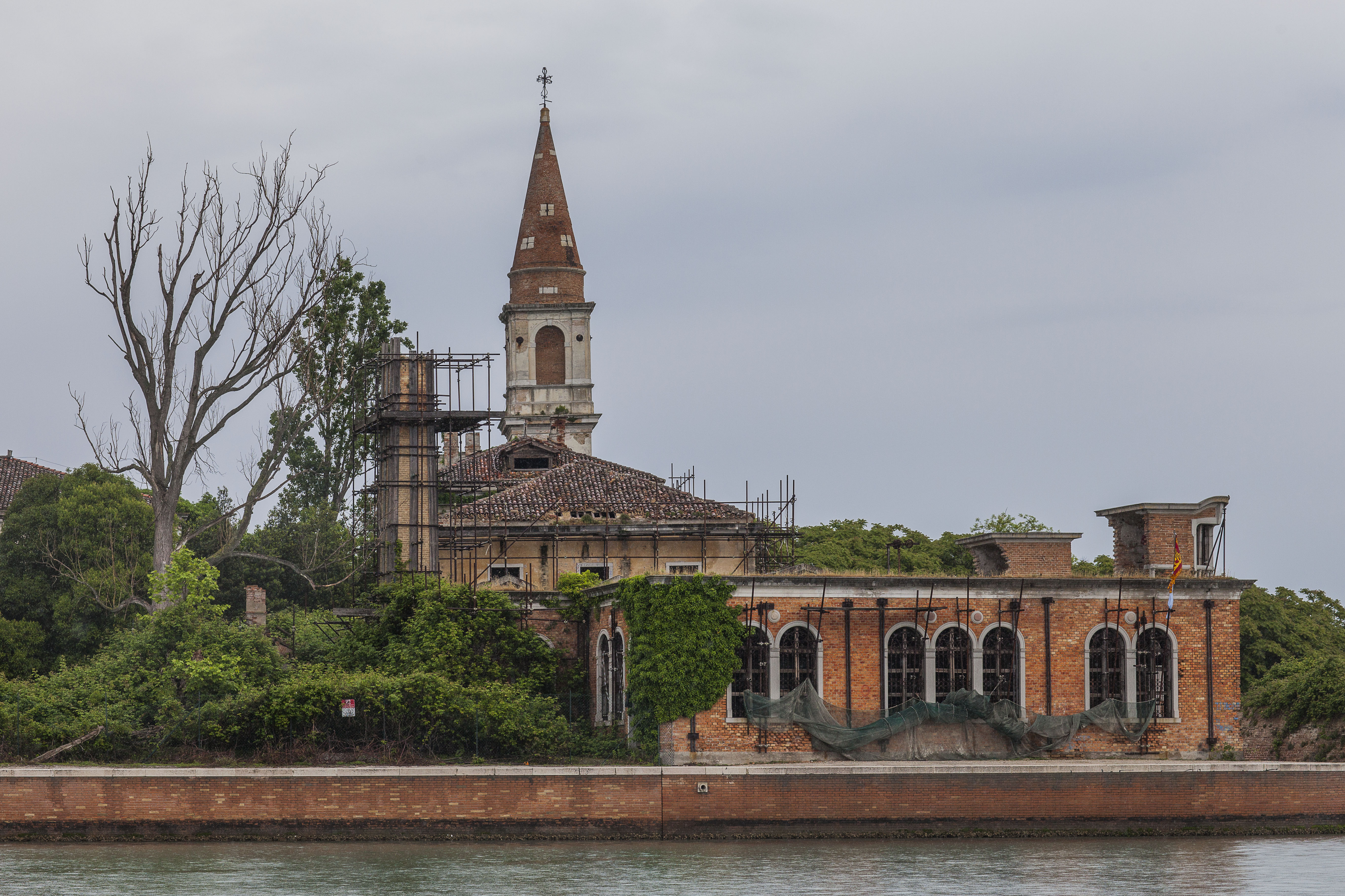 Moradores pretendem transformar ilha ‘assombrada’ de Veneza em refúgio sem turistas