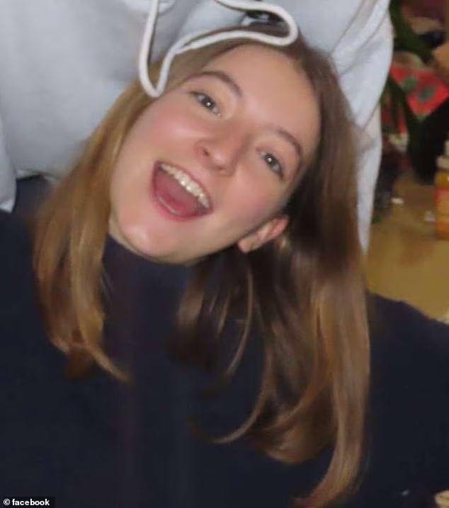 Rosie Roche foi encontrada morta em casa.