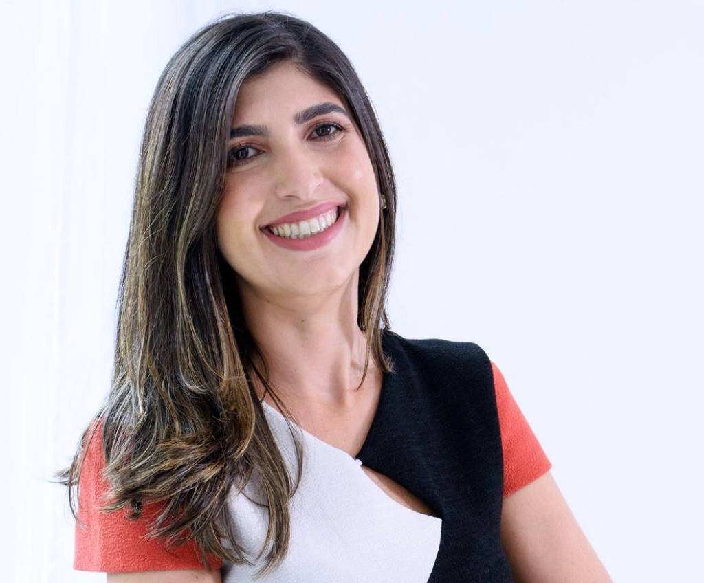 Castro nomeia assessora de confiança para comandar Transportes, no lugar de Washington Reis