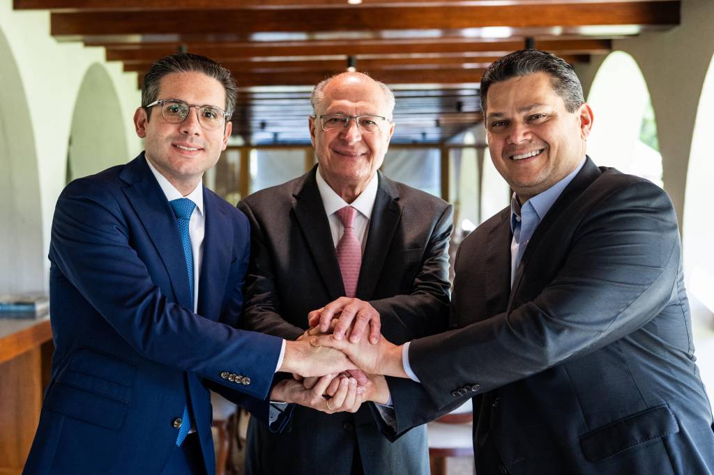 Alckmin diz ao Congresso estar pronto para ir aos EUA negociar tarifaço