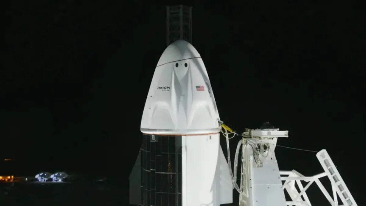 Missão da SpaceX registra imagens impressionantes da Estação Espacial e da Terra