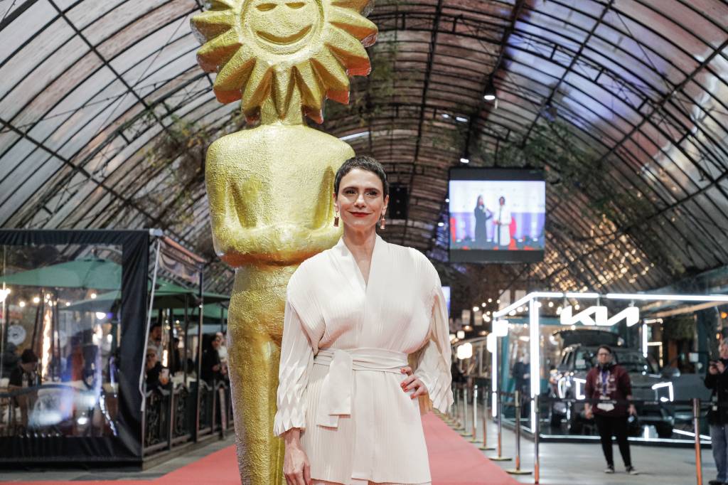 Malu Galli fala a VEJA sobre fase em alta: ‘Virei a tia Celina’