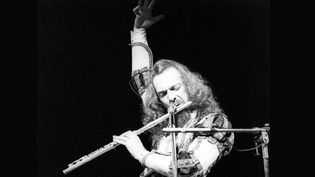 LONDON - NOVEMBER 14: Ian Anderson from Jethro Tull performs live on stage at the Rainbow Theatre in Finsbury Park, London on November 14 1974 (Photo by Ian Dickson/Redferns)