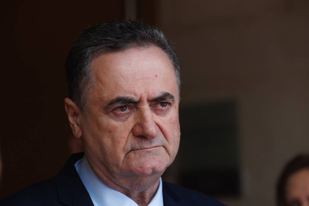 Cuspindo fogo: Israel Katz é o ministro que compra brigas com governo Lula