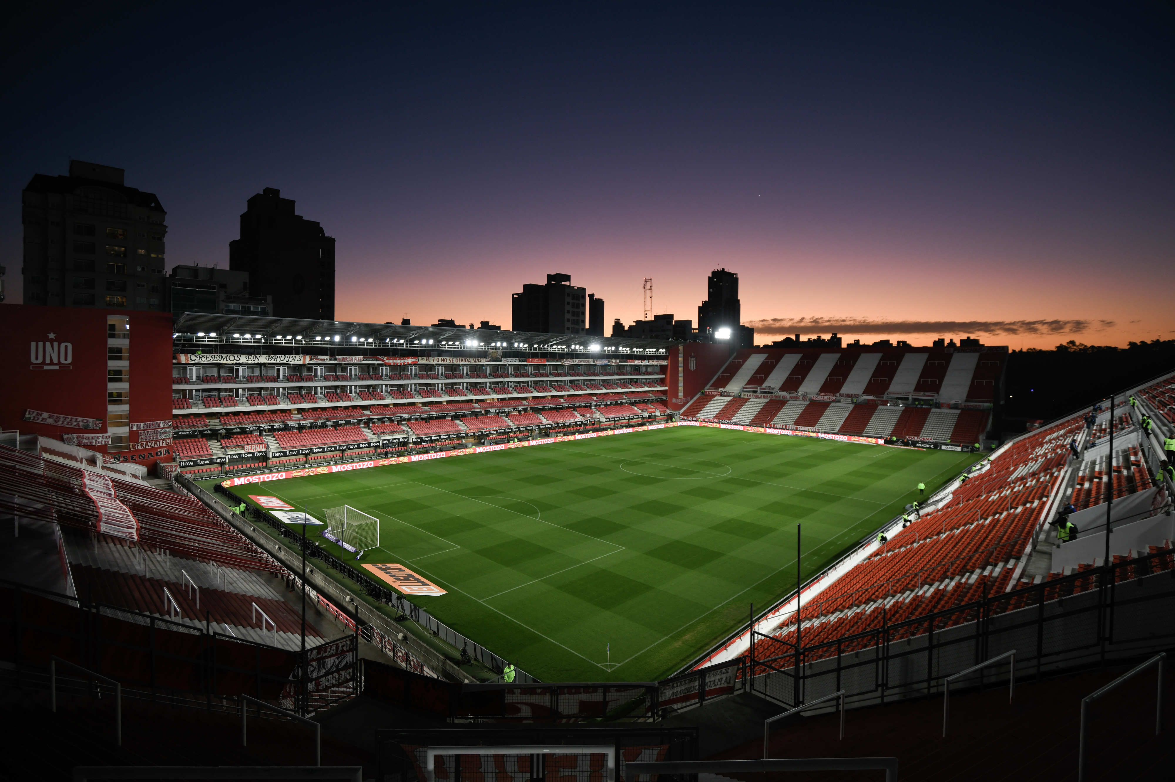 Estudiantes x Corinthians na Libertadores: onde assistir, horário e escalações