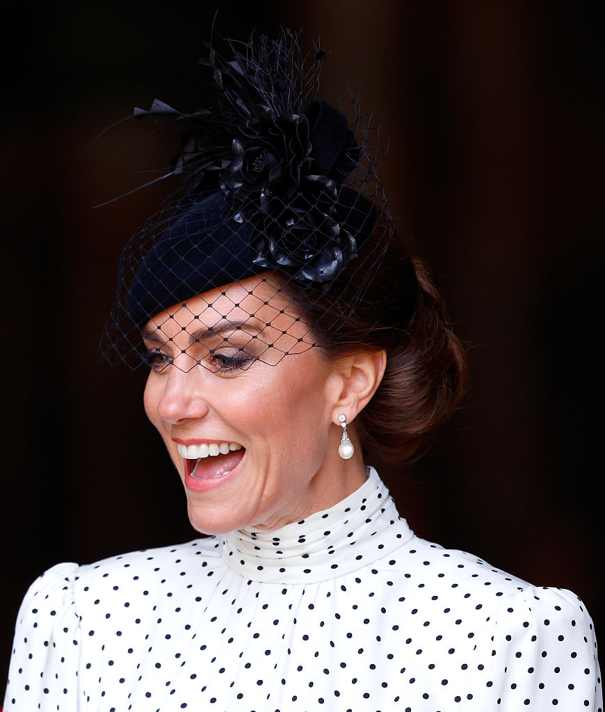 Bolinhas: o caso de amor que a moda não consegue superar — e como usar já