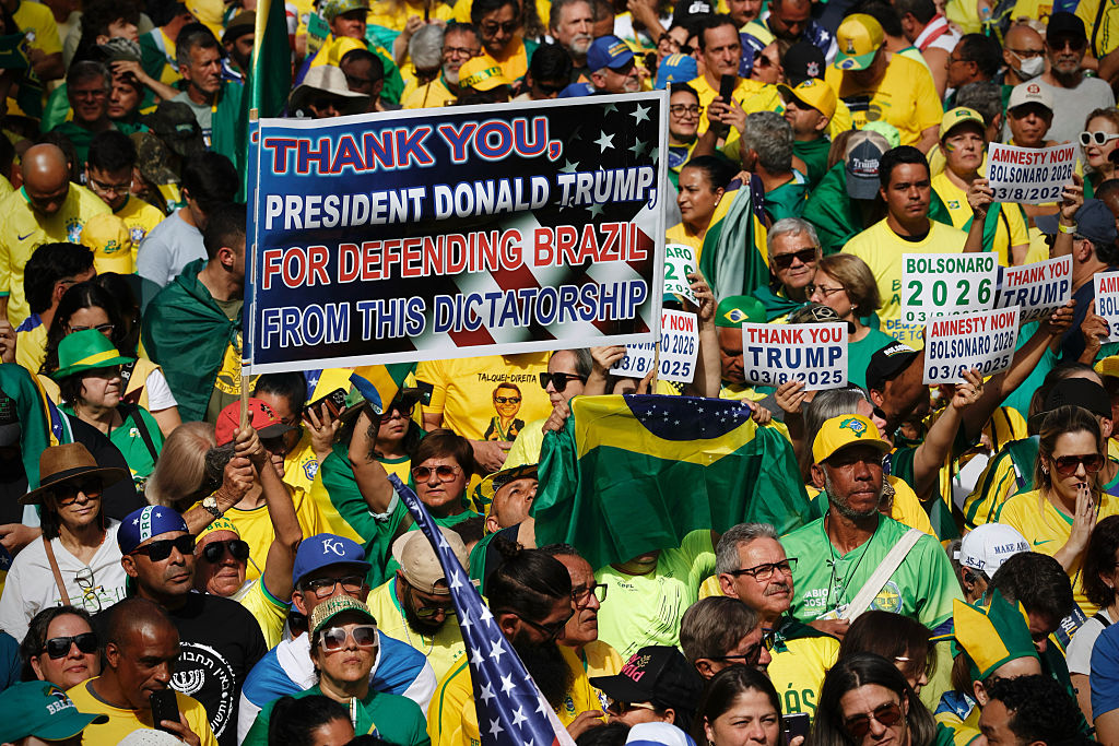Ato pró-Bolsonaro reúne milhares no país, mas engajamento mostra sinais de desgaste