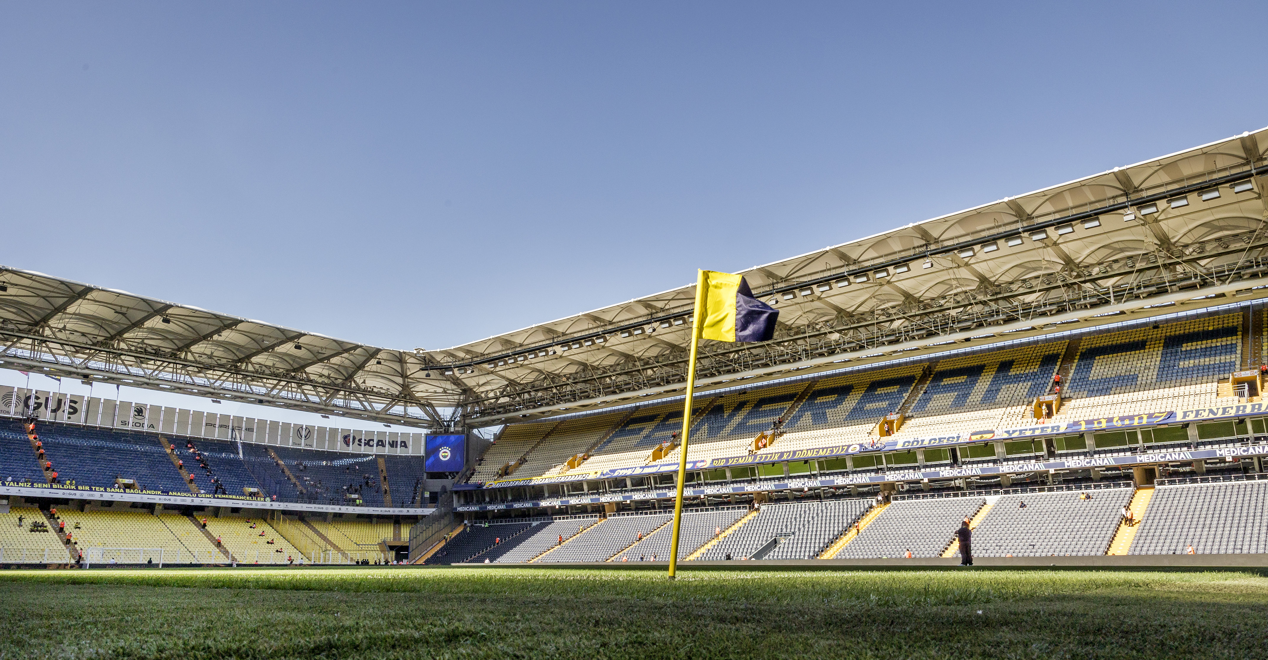 Fenerbahçe x Roma na Champions League: onde assistir, horário e escalações