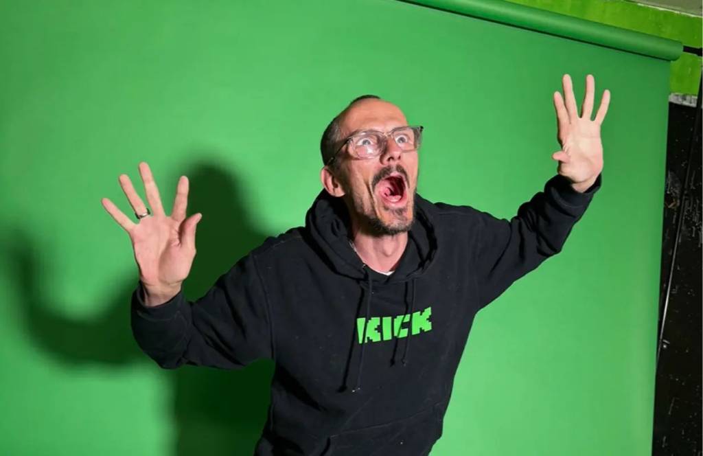 Rede social Kick vira alvo de investigação após morte de influenciador em live