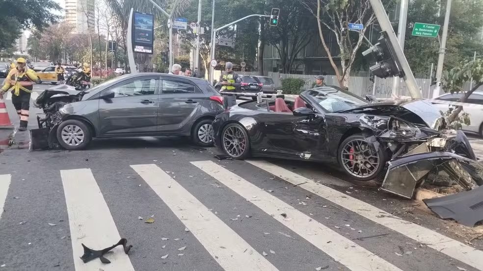 Influenciador é preso após destruir Porsche de R$ 1,5 milhão na Faria Lima