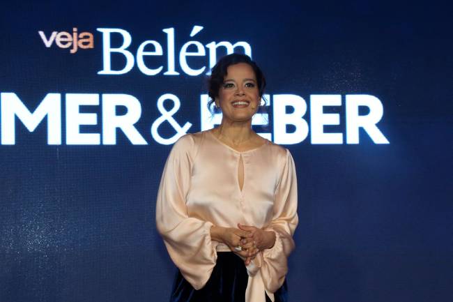 Veja Belém – Comer & Beber – Ricardo Amanajás (54) Criada em Belém, a atriz Maeve Jinking foi a anfitriã da noite