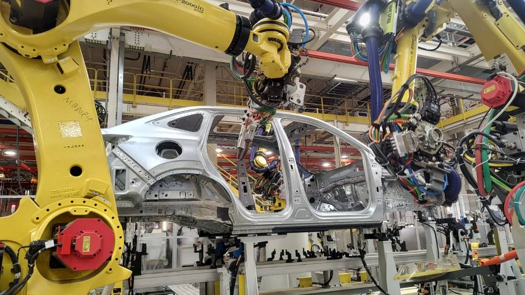 Com produção inicial de três modelos, GWM inaugura fábrica no Brasil