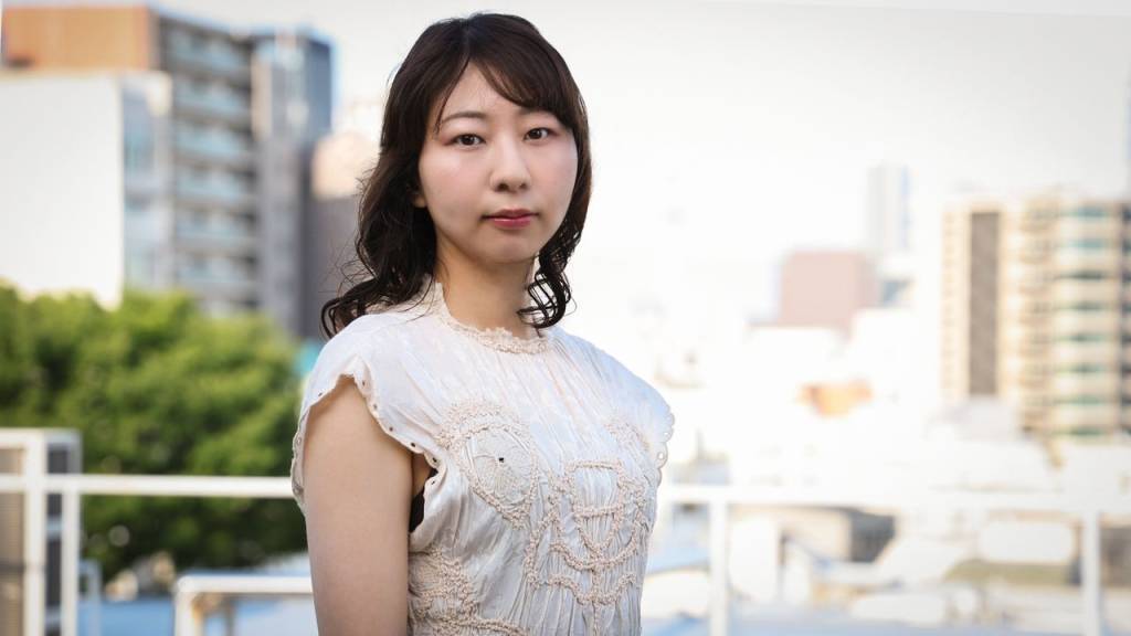 A premiada escritora que se orgulha de usar Chat GPT em seus livros