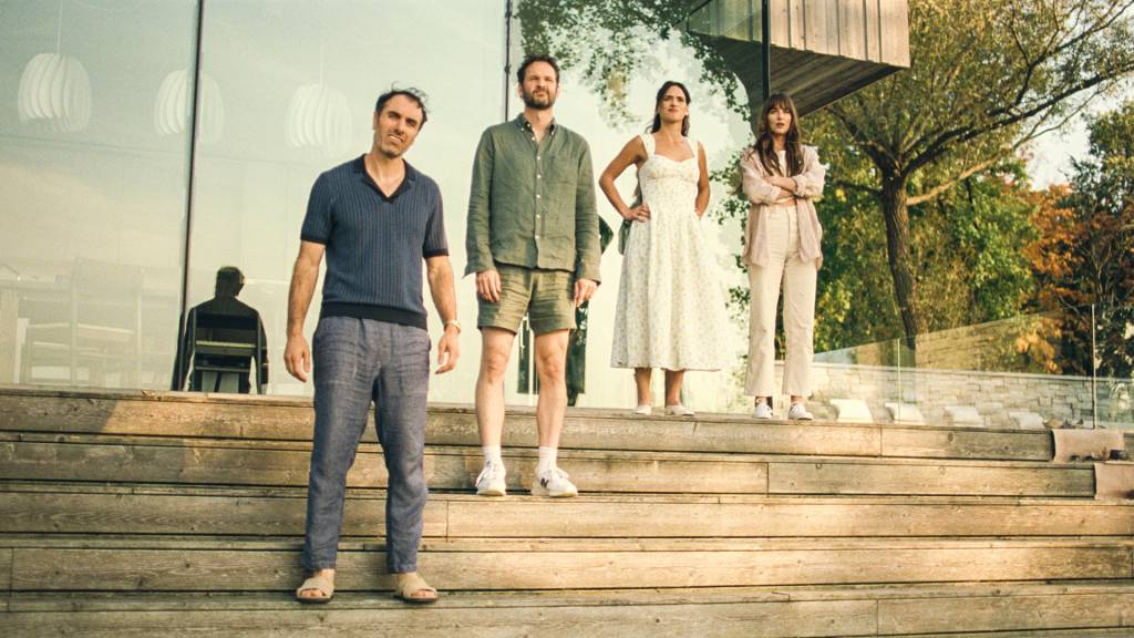 ‘Amores à Parte’ expõe as delícias — e as dores — do casamento aberto