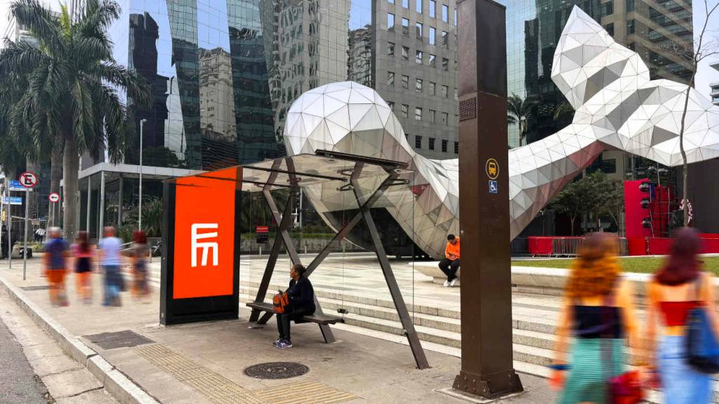 Parceria da Claro Empresas com a Eletromidia mira mercado de 5,5 bilhões de reais