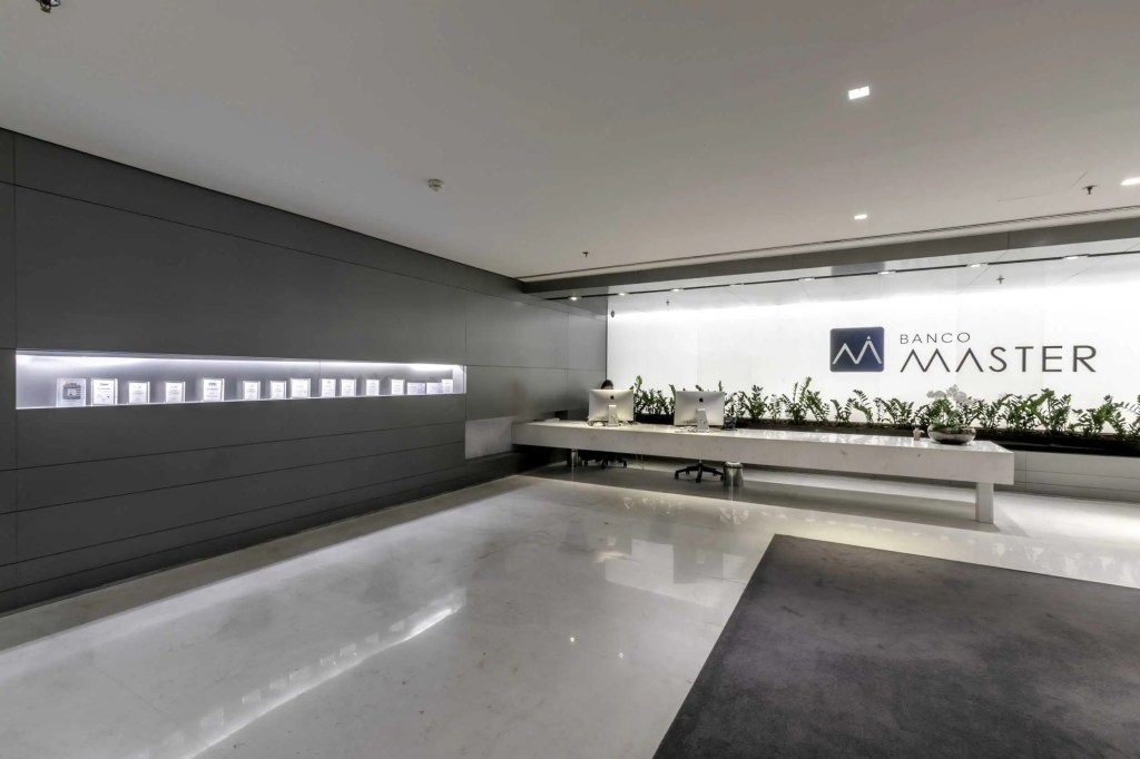 Quem tem fundos de investimento no Banco Master será afetado?