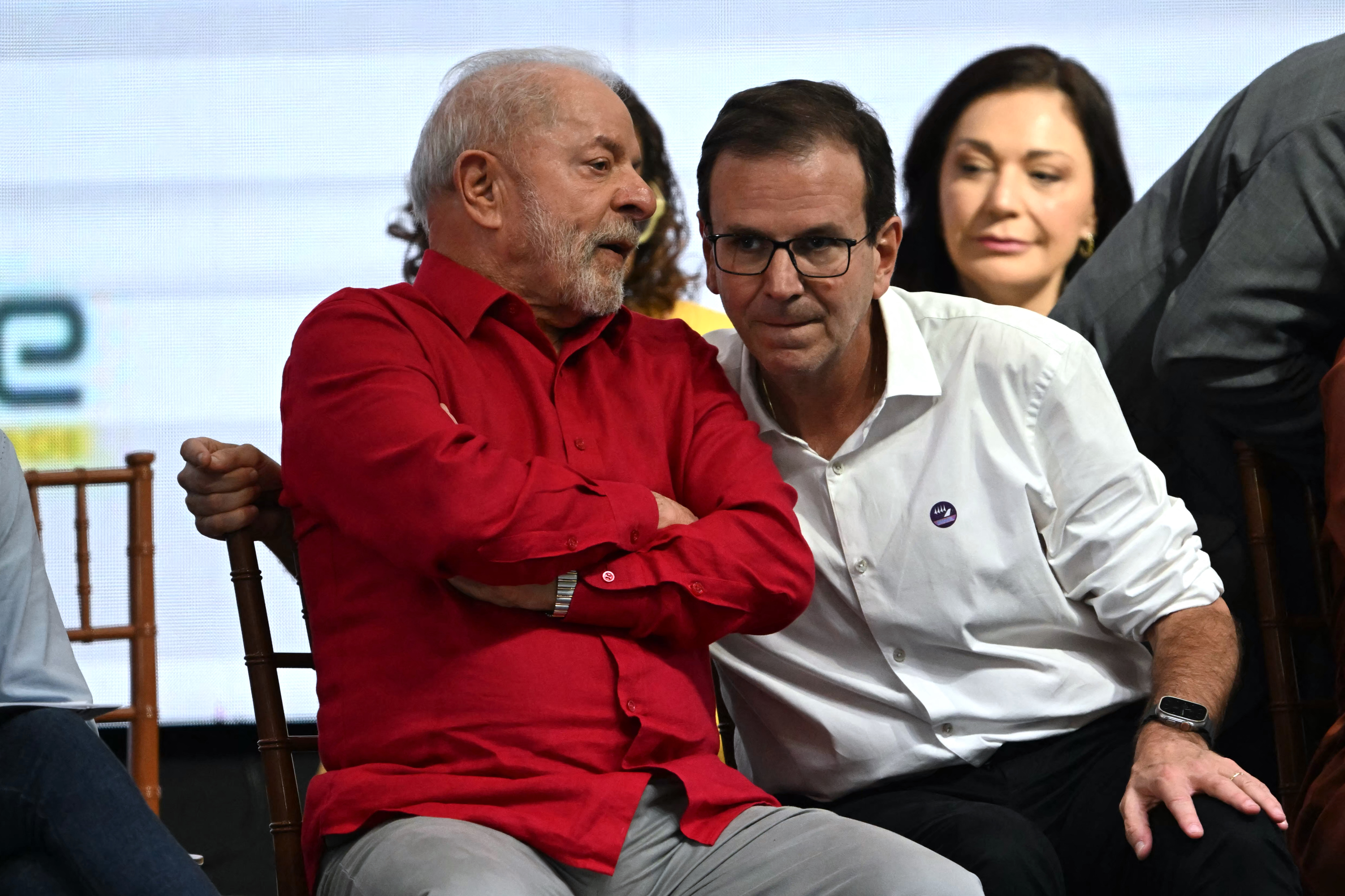 Base de Lula se divide no Rio em função das disputas ao Senado