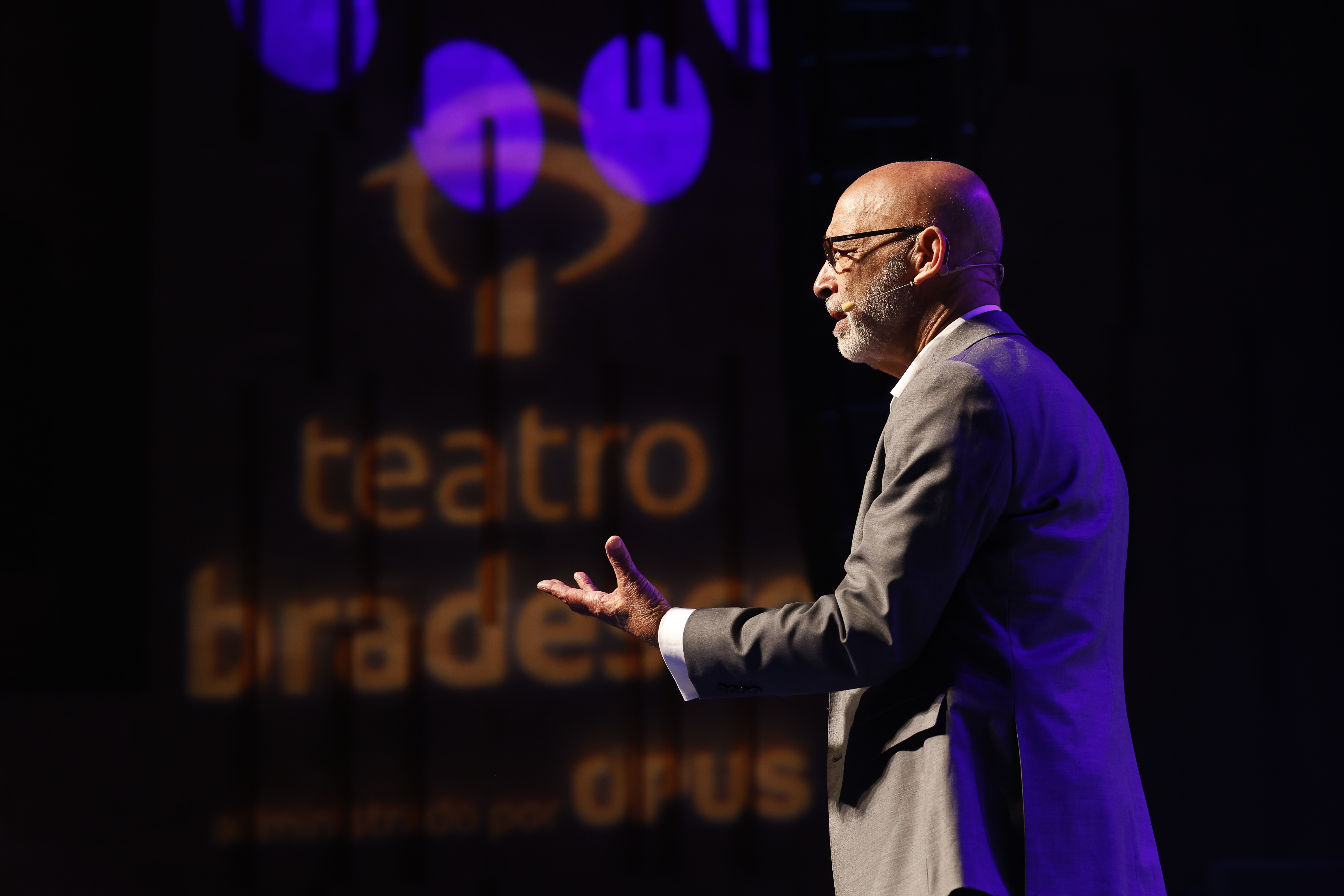 ‘Adicionamos anos à vida, agora precisamos adicionar vida aos anos’, diz Alexandre Kalache