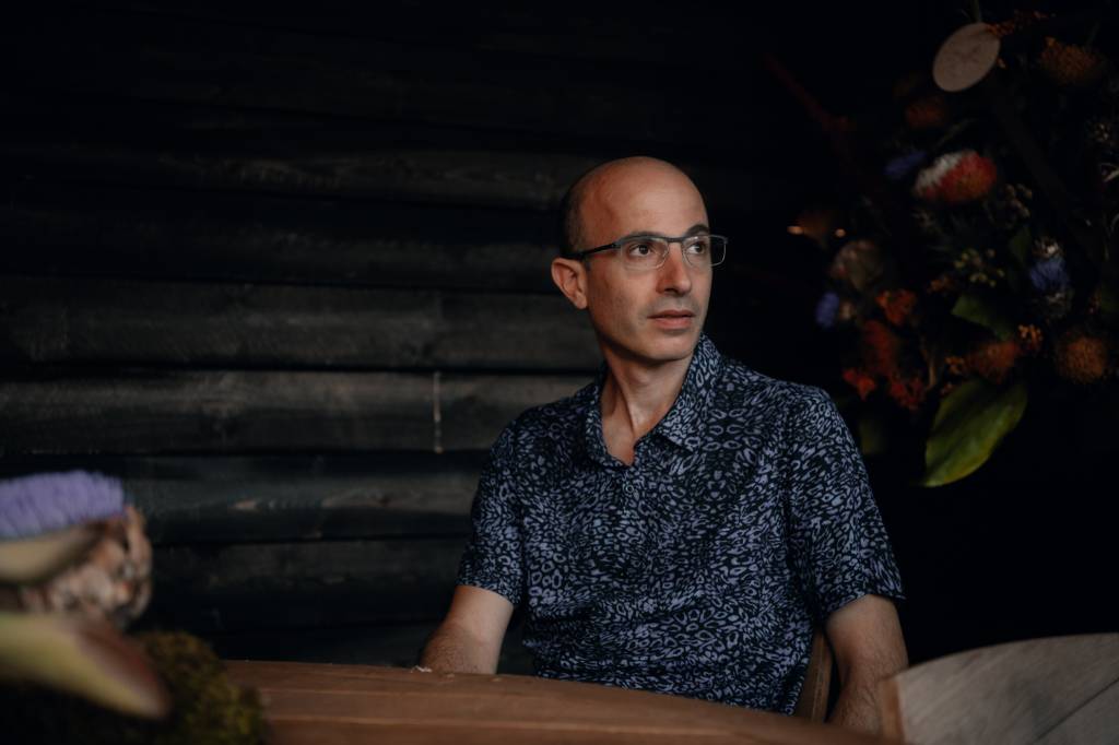 Yuval Noah Harari e Luciano Huck debatem futuro da humanidade