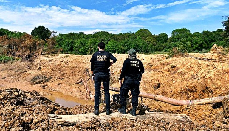 PF faz operação contra extração ilegal de ouro em terra indígena Kayapó