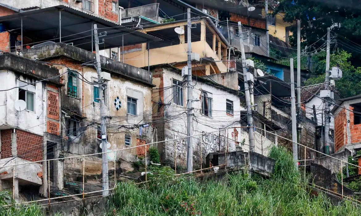 Casa Precária