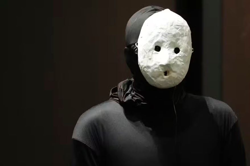 O escritor mascarado Uketsu