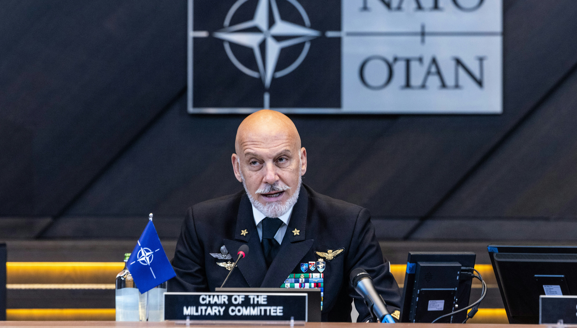 Otan estuda ataques preventivos em postura ‘mais agressiva’ contra guerra híbrida russa