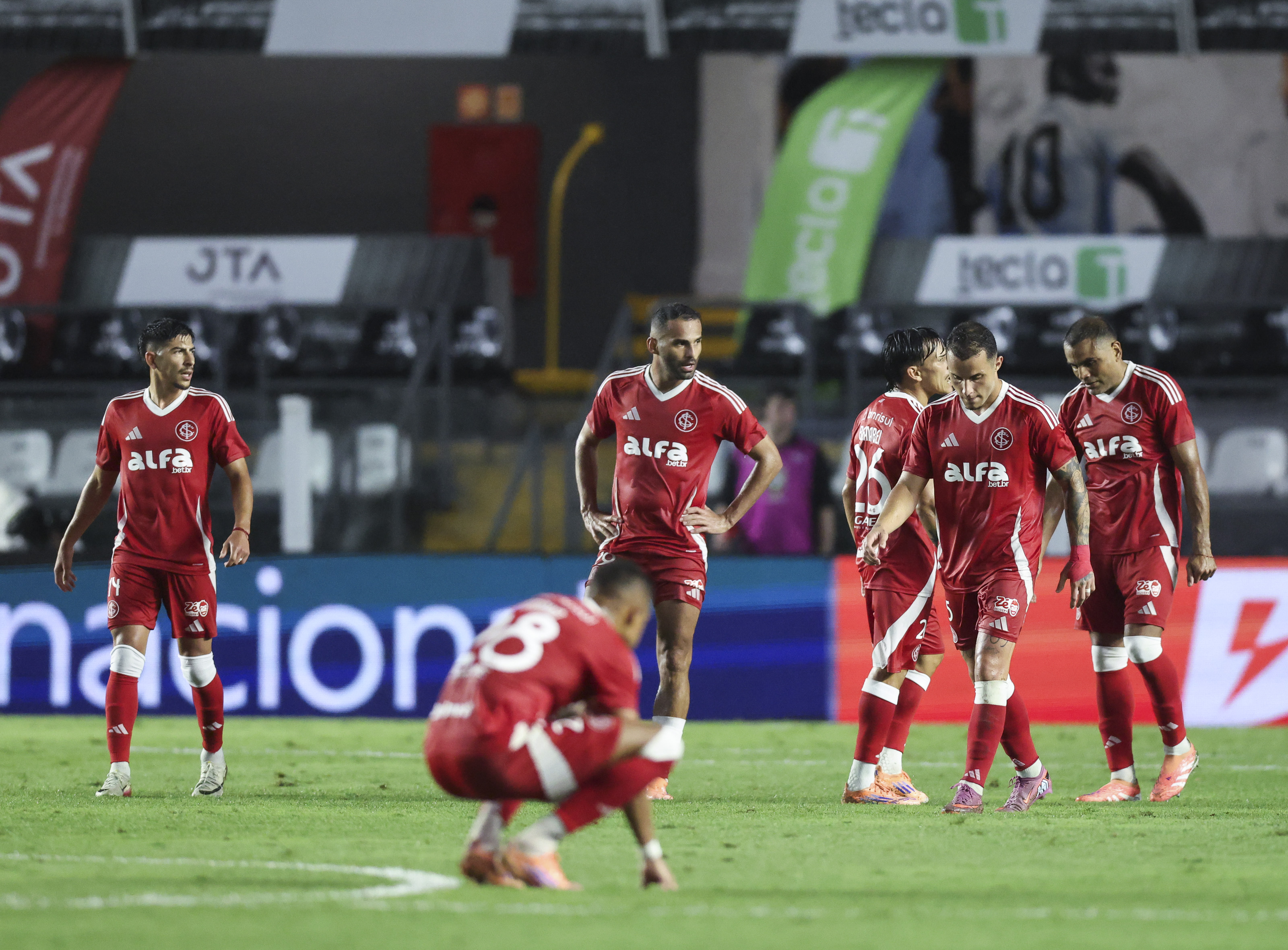 Brasileirão: as chances de rebaixamento de Internacional, Vitória, Fortaleza, Ceará e Santos