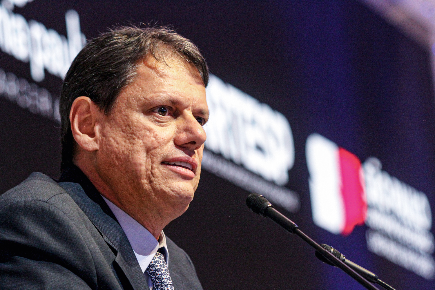 HERDEIRO - Tarcísio de Freitas: candidatura ao Planalto passa por Bolsonaro