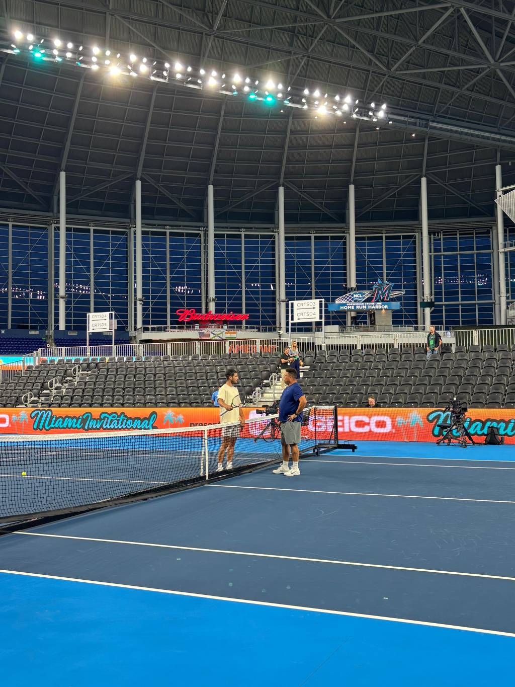 Ronaldo entra em quadra e ‘enfrenta’ Alcaraz, 1 do mundo