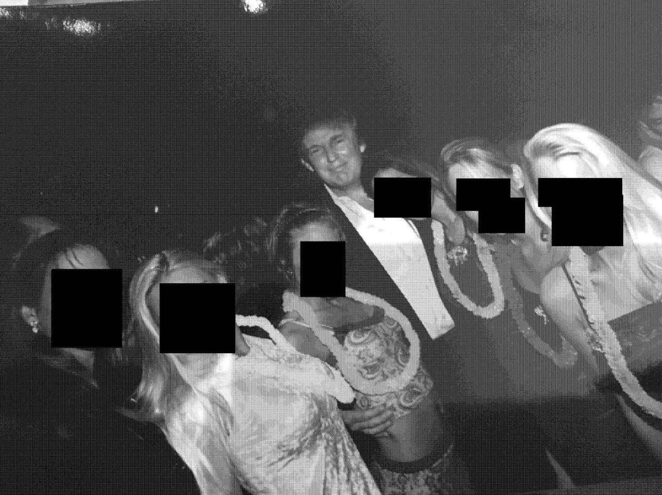 Trump, Clinton e Bill Gates: Câmara dos EUA divulga fotos inéditas do espólio de Epstein; veja