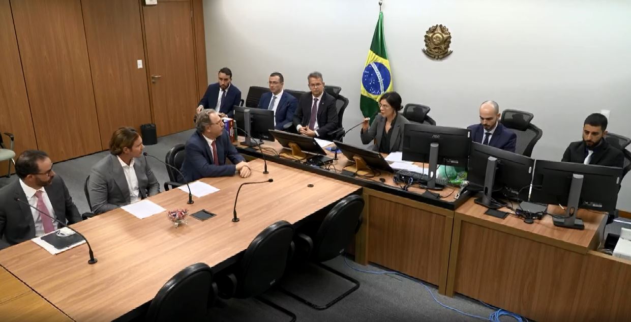 ‘Há uma blindagem’, diz deputada sobre investigação do Banco Master