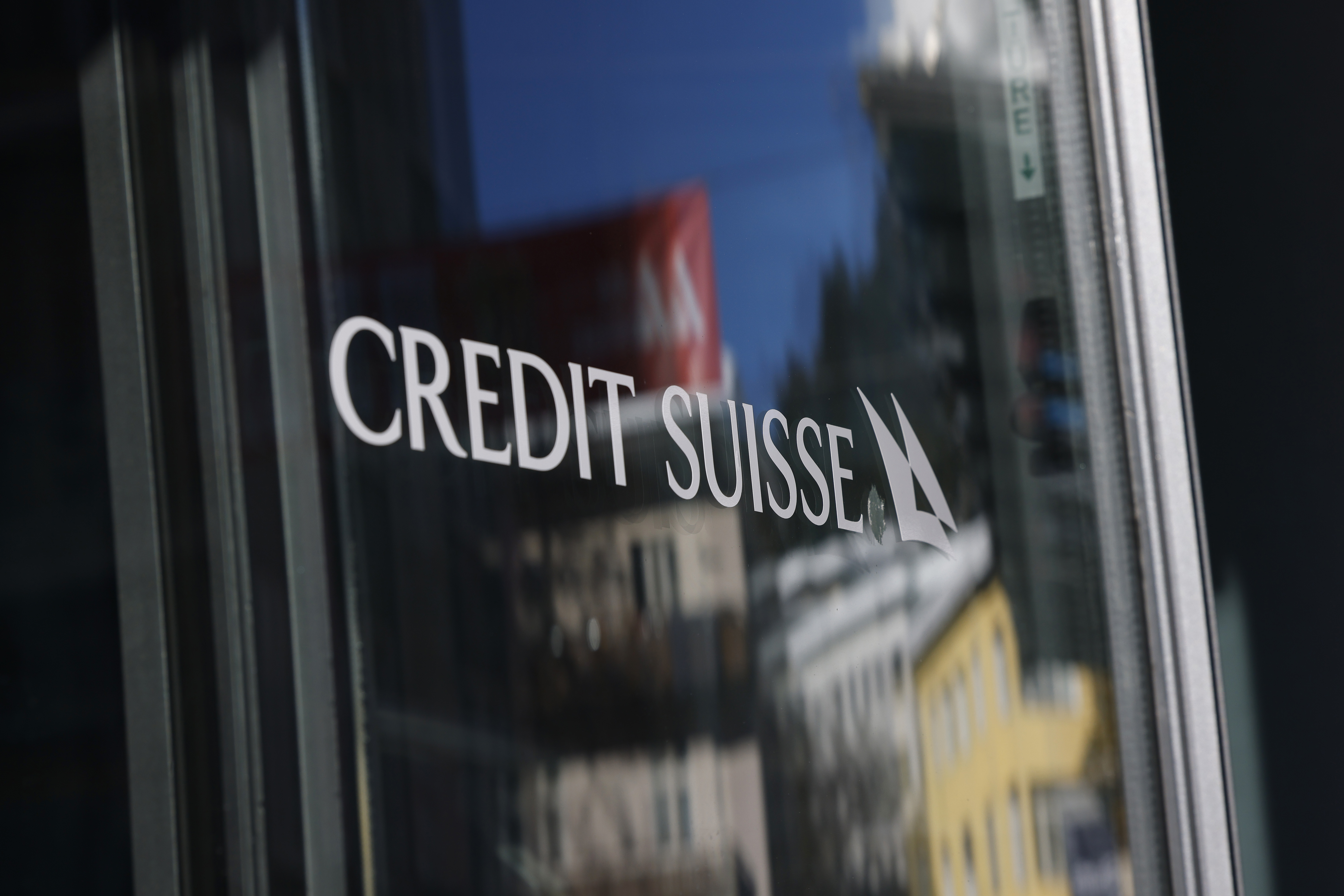 Credit Suisse tem mais de 800 contas bancárias ligadas ao nazismo, revela investigação
