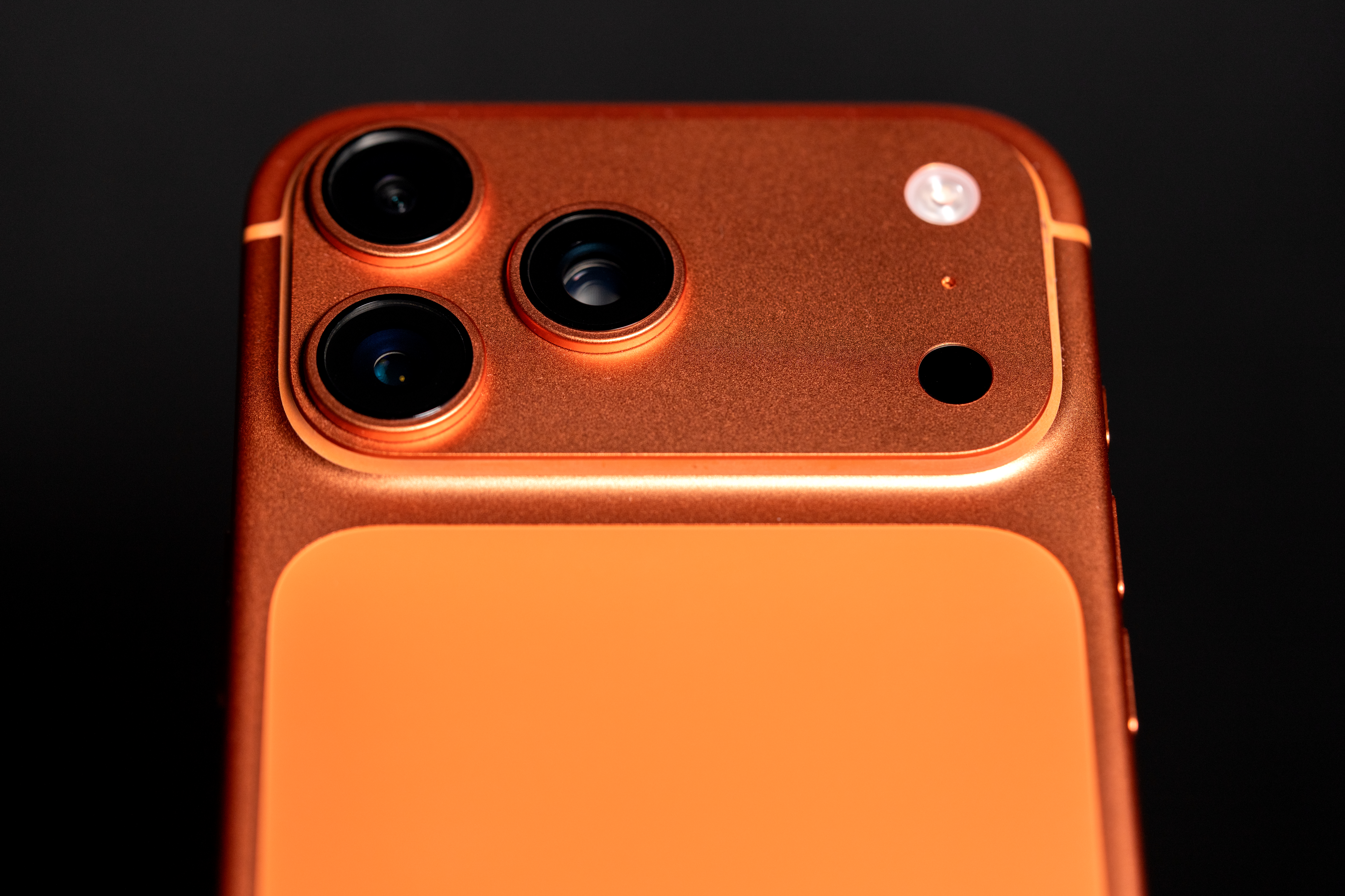 iPhone 17 entra em promoção enquanto Apple estuda adiar iPhone 18