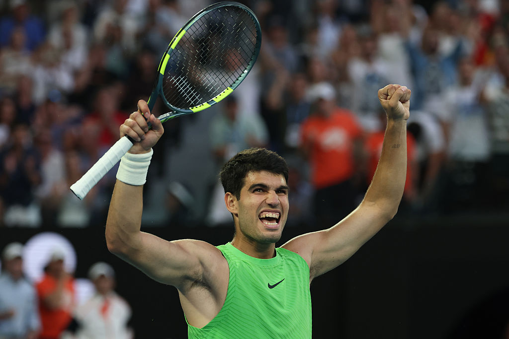 Alcaraz bate Djokovic no Australian Open e se torna mais jovem a vencer os 4 Grand Slams