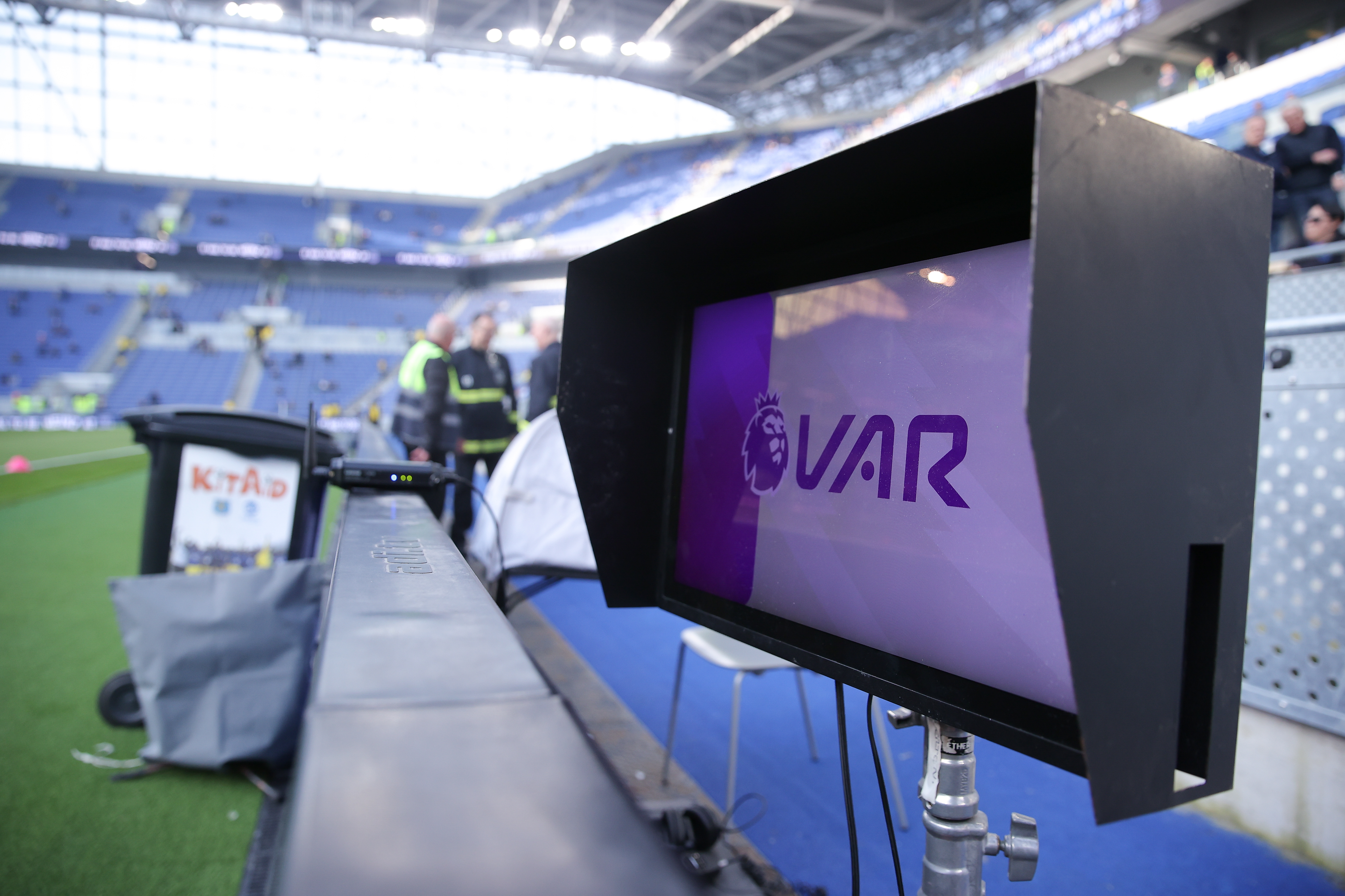 Torcedores da Premier League aprovam extinção do VAR, segundo pesquisa