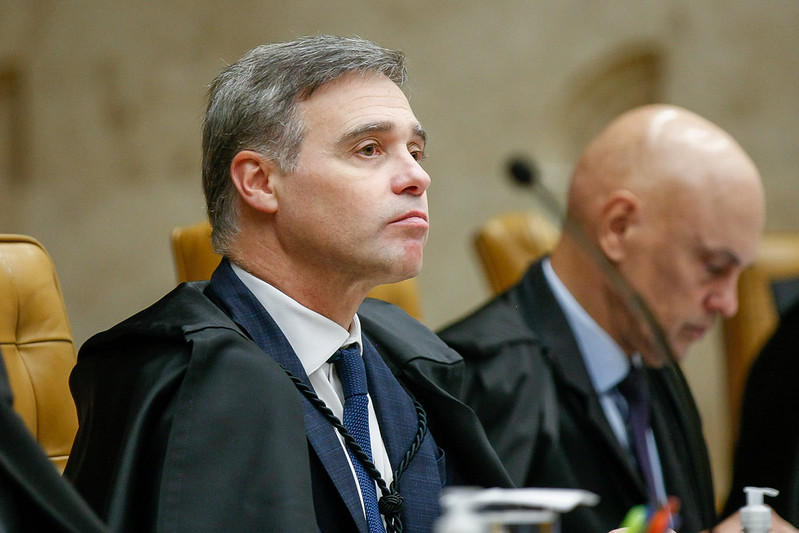 Ao afastar Andrei, Mendonça revela ter sido monitorado ilegalmente pela PF