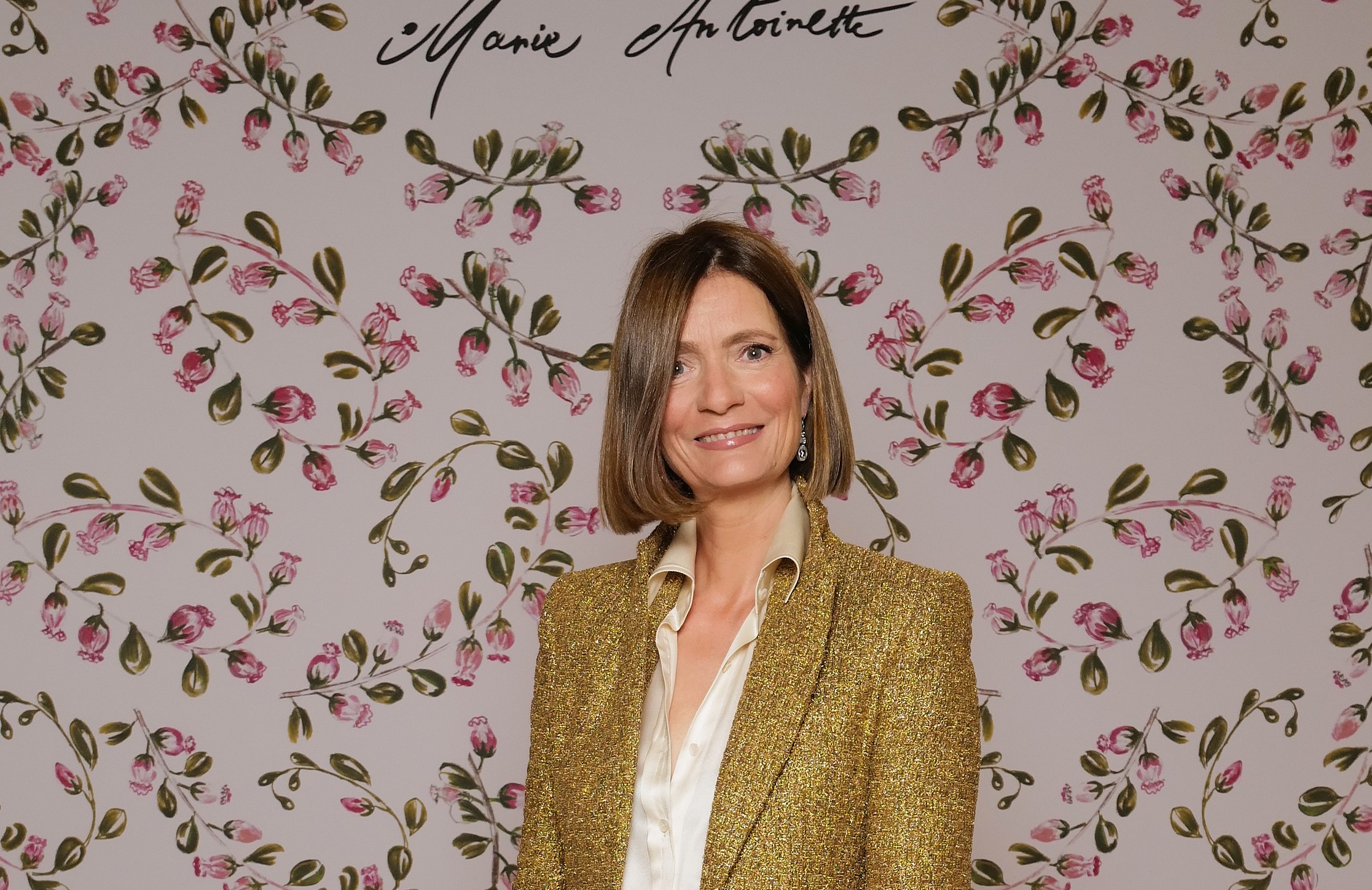 Ex-assistente de Anna Wintour é acusada de explorar estagiários