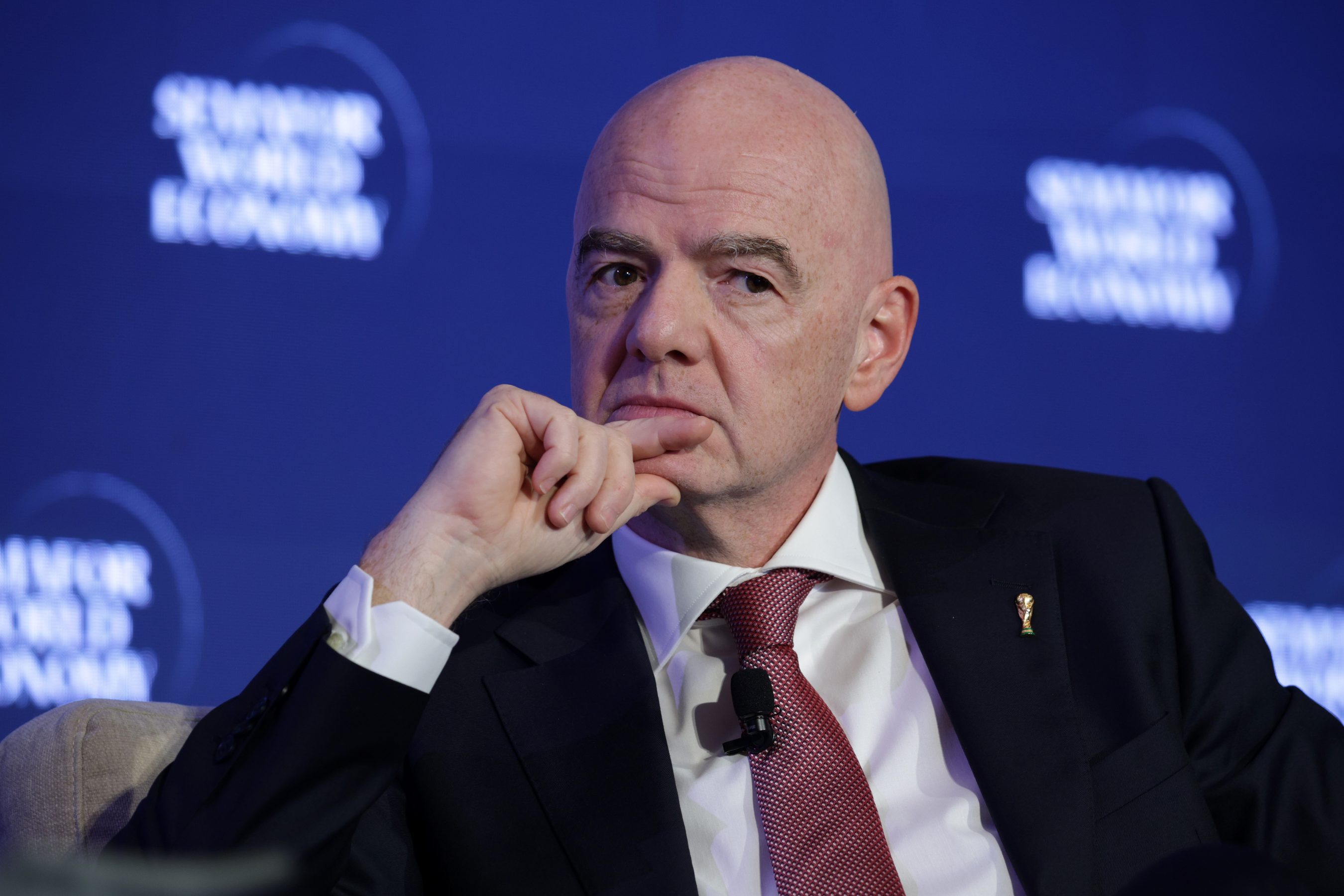 Infantino sob fogo cruzado após fracasso de projeto comercial na Fifa
