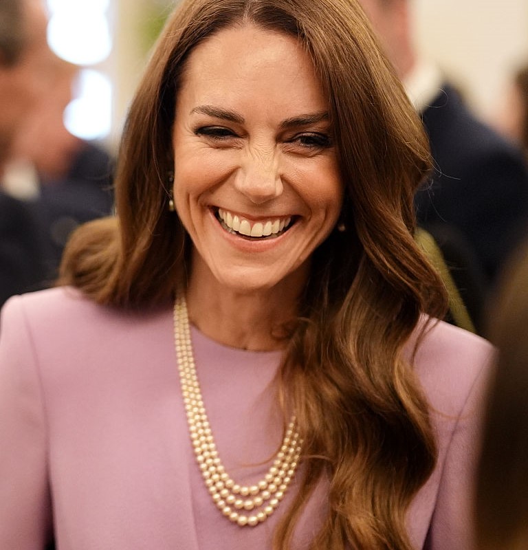 Como Kate Middleton transforma memória em imagem de poder?